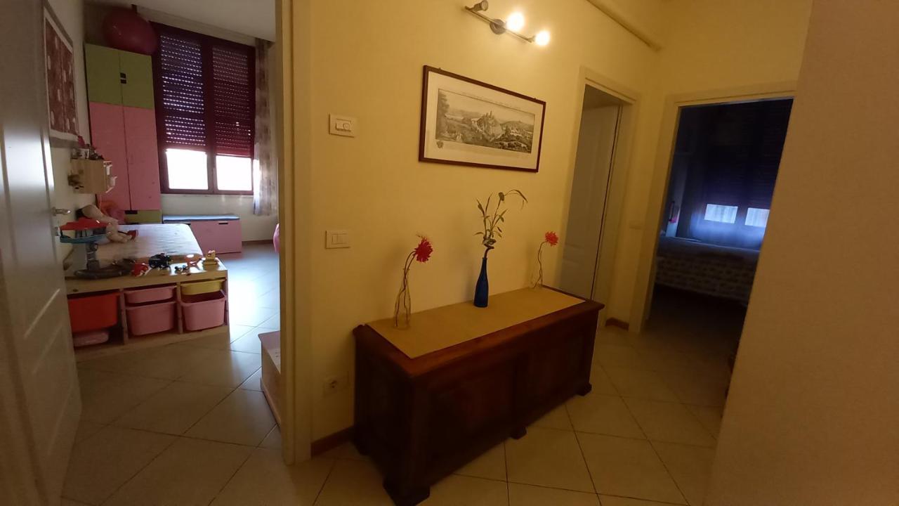 Accesso Diretto Sul Mare Maredilucecala Apartment Calambrone Luaran gambar