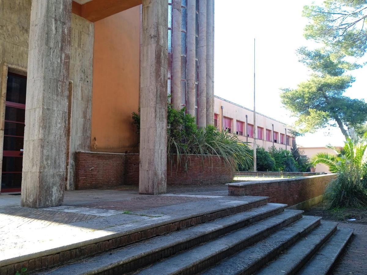 Accesso Diretto Sul Mare Maredilucecala Apartment Calambrone Luaran gambar